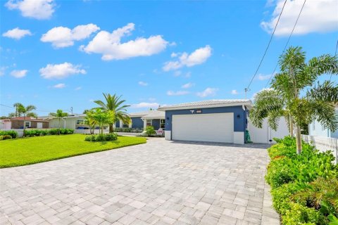 Casa en alquiler en Saint Petersburg, Florida, 3 dormitorios, 151.24 m2 № 1904971 - foto 6