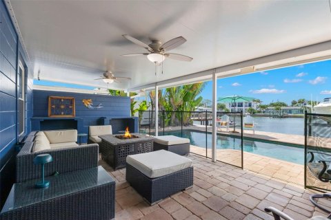 Casa en alquiler en Saint Petersburg, Florida, 3 dormitorios, 151.24 m2 № 1904971 - foto 28