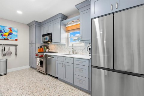 Casa en alquiler en Saint Petersburg, Florida, 3 dormitorios, 151.24 m2 № 1904971 - foto 15