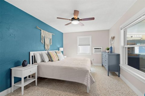 Casa en alquiler en Saint Petersburg, Florida, 3 dormitorios, 151.24 m2 № 1904971 - foto 19