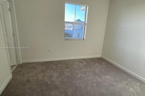 Casa en venta en Miami, Florida, 3 dormitorios, 123.37 m2 № 1967428 - foto 7