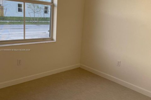 Casa en venta en Miami, Florida, 3 dormitorios, 123.37 m2 № 1967428 - foto 10