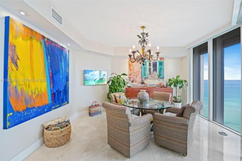 Condominio en venta en Sunny Isles Beach, Florida, 2 dormitorios, 163.14 m2 № 2034568 - foto 11