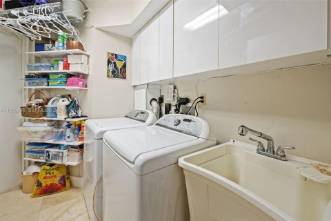 Copropriété à vendre à Sunny Isles Beach, Floride: 2 chambres, 163.14 m2 № 2034568 - photo 26