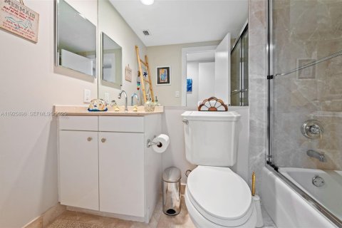 Copropriété à vendre à Sunny Isles Beach, Floride: 2 chambres, 163.14 m2 № 2034568 - photo 25