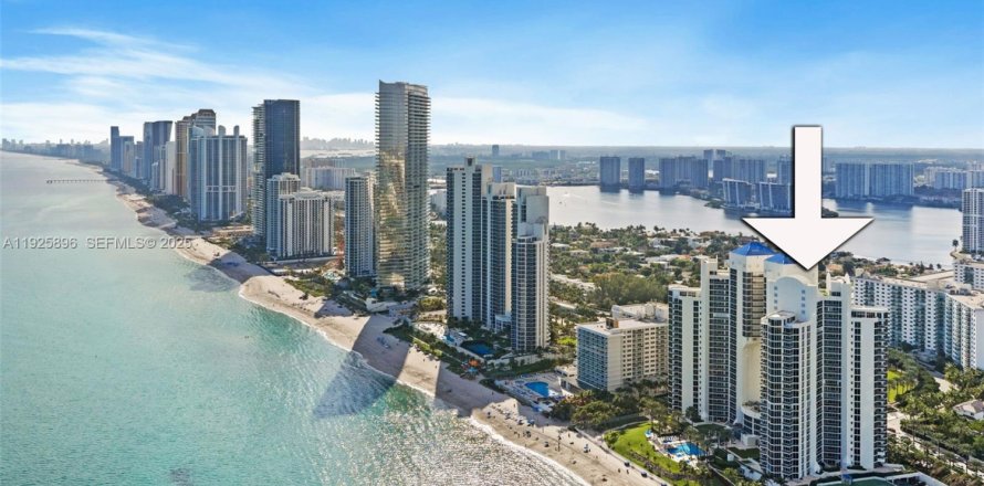 Condominio en Sunny Isles Beach, Florida, 2 dormitorios  № 2034568
