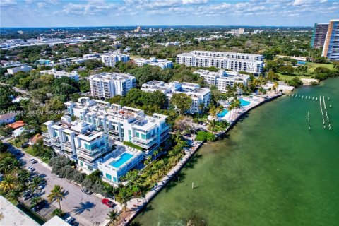Condominio en venta en Miami, Florida, 2 dormitorios, 90.39 m2 № 2152770 - foto 17