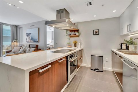 Condominio en venta en Miami, Florida, 2 dormitorios, 90.39 m2 № 2152770 - foto 2