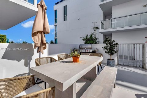 Condominio en venta en Miami, Florida, 2 dormitorios, 90.39 m2 № 2152770 - foto 23