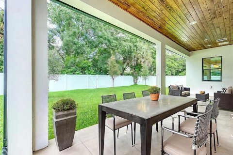 Casa en venta en Tampa, Florida, 5 dormitorios, 333.8 m2 № 1806887 - foto 10