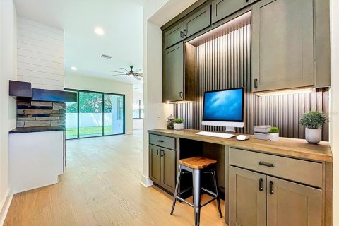 Casa en venta en Tampa, Florida, 5 dormitorios, 333.8 m2 № 1806887 - foto 27