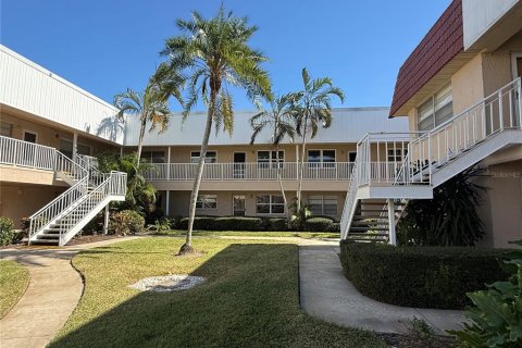 Condominio en Seminole, Florida, 2 dormitorios № 2098705