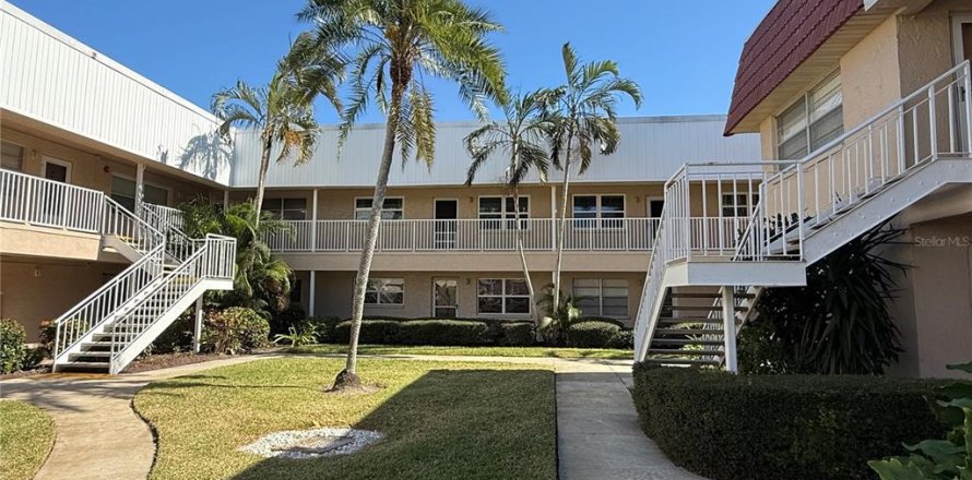 Condominio en Seminole, Florida, 2 dormitorios  № 2098705