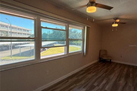 Condominio en venta en Seminole, Florida, 2 dormitorios, 93.83 m2 № 2098705 - foto 7