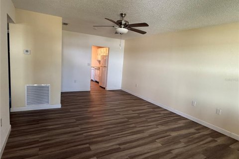 Condominio en venta en Seminole, Florida, 2 dormitorios, 93.83 m2 № 2098705 - foto 13