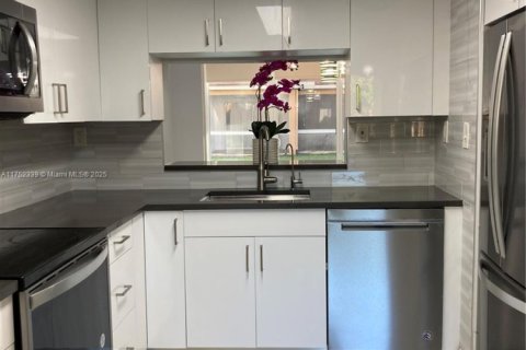 Townhouse in Plantation, Florida 3 bedrooms, 140.75 sq.m. № 1707888 - photo 24