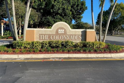 Townhouse in Plantation, Florida 3 bedrooms, 140.75 sq.m. № 1707888 - photo 1