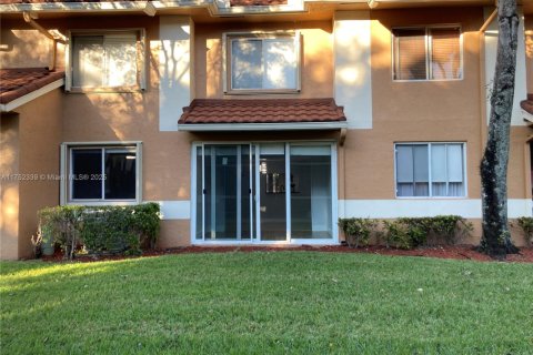 Townhouse in Plantation, Florida 3 bedrooms, 140.75 sq.m. № 1707888 - photo 6