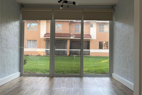 Townhouse in Plantation, Florida 3 bedrooms, 140.75 sq.m. № 1707888 - photo 30