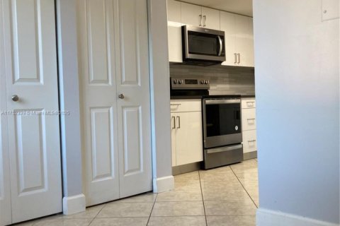 Townhouse in Plantation, Florida 3 bedrooms, 140.75 sq.m. № 1707888 - photo 25