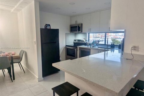 Condo in Sunny Isles Beach, Florida, 2 bedrooms  № 1477986 - photo 4