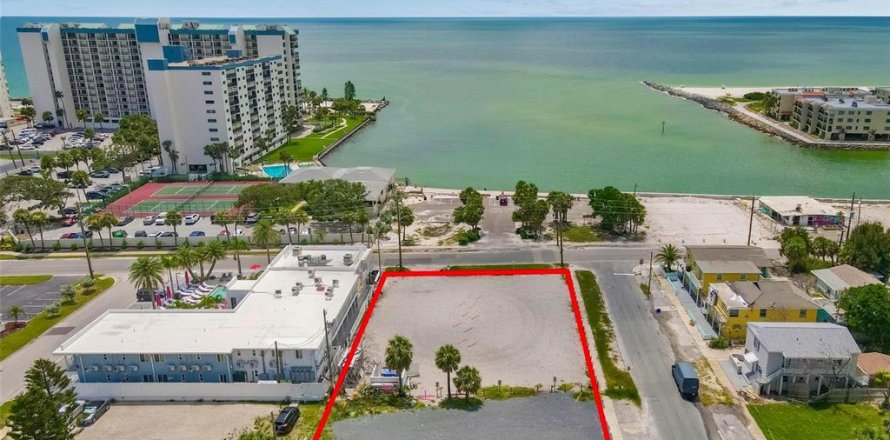 Land in Saint Petersburg, Florida № 1885320