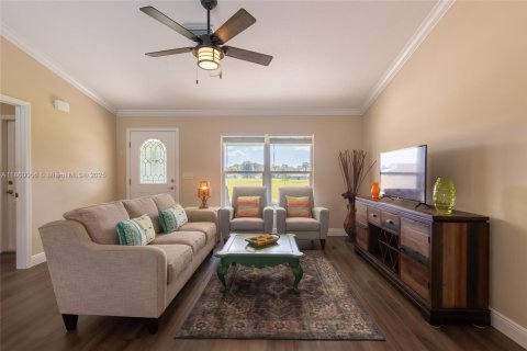 House in Lake Placid, Florida 3 bedrooms, 111.48 sq.m. № 1886581 - photo 20