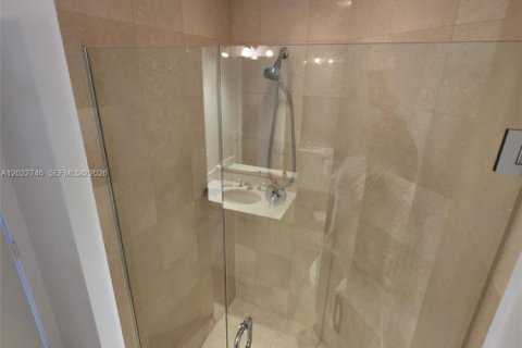 Copropriété à louer à Miami, Floride: 2 chambres, 127.09 m2 № 2257078 - photo 3