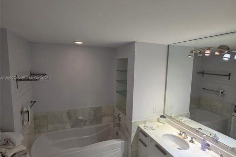 Copropriété à louer à Miami, Floride: 2 chambres, 127.09 m2 № 2257078 - photo 25