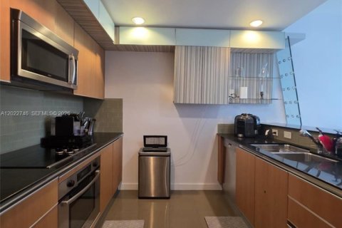 Copropriété à louer à Miami, Floride: 2 chambres, 127.09 m2 № 2257078 - photo 18
