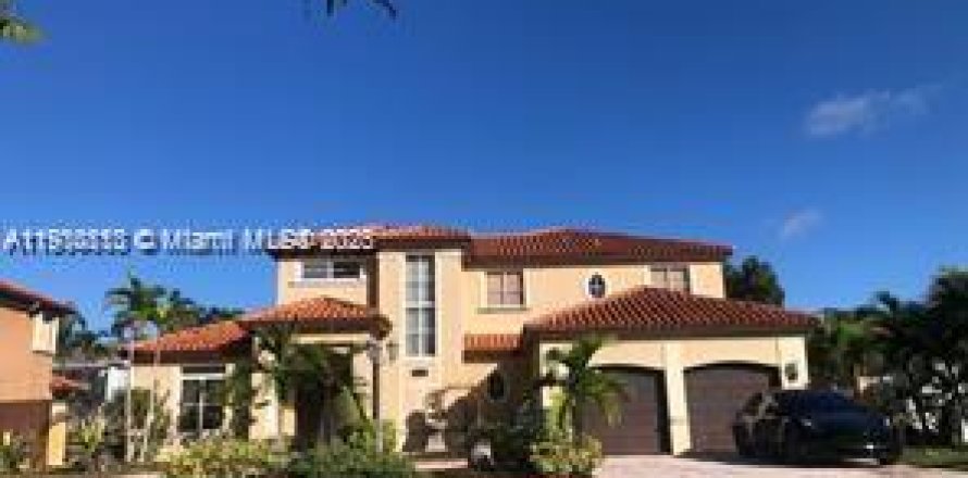 Villa ou maison à Miami, Floride 4 chambres, 237.27 m2 № 1965986