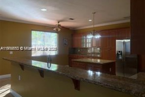 Villa ou maison à louer à Miami, Floride: 4 chambres, 237.27 m2 № 1965986 - photo 7