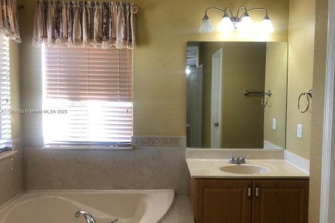 Villa ou maison à louer à Miami, Floride: 4 chambres, 237.27 m2 № 1965986 - photo 23