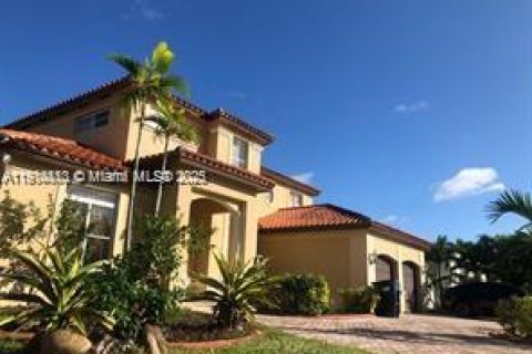 Villa ou maison à louer à Miami, Floride: 4 chambres, 237.27 m2 № 1965986 - photo 5
