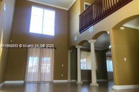 Villa ou maison à louer à Miami, Floride: 4 chambres, 237.27 m2 № 1965986 - photo 8