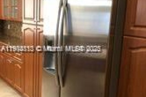 Villa ou maison à louer à Miami, Floride: 4 chambres, 237.27 m2 № 1965986 - photo 21