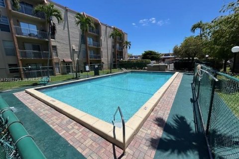 Copropriété à vendre à Miami, Floride: 2 chambres, 72.65 m2 № 2066222 - photo 13