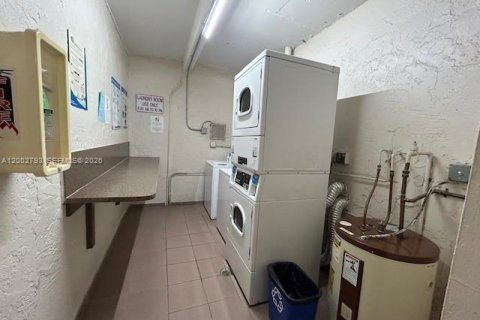 Copropriété à vendre à Miami, Floride: 2 chambres, 72.65 m2 № 2066222 - photo 12