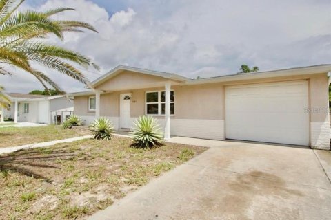 House in Hudson, Florida 2 bedrooms, 92.9 sq.m. № 2220029 - photo 4