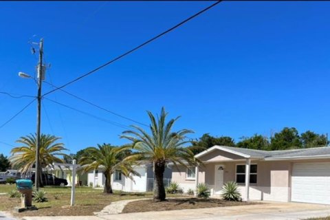 House in Hudson, Florida 2 bedrooms, 92.9 sq.m. № 2220029 - photo 2