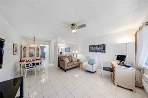 Condo à Hallandale Beach, Floride, 1 chambre  № 2040244