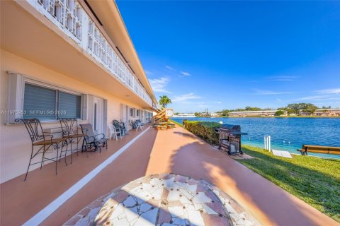 Copropriété à vendre à Hallandale Beach, Floride: 1 chambre, 58.06 m2 № 2040244 - photo 19
