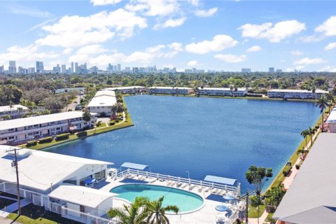 Copropriété à vendre à Hallandale Beach, Floride: 1 chambre, 58.06 m2 № 2040244 - photo 22