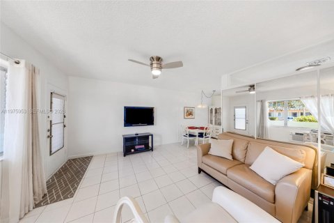 Copropriété à vendre à Hallandale Beach, Floride: 1 chambre, 58.06 m2 № 2040244 - photo 3