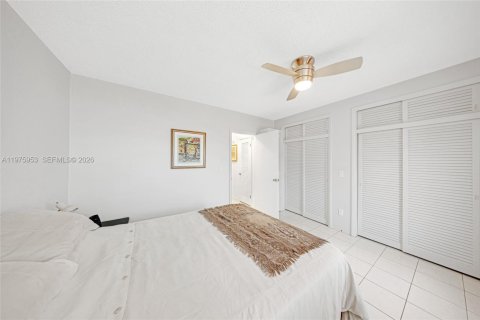 Copropriété à vendre à Hallandale Beach, Floride: 1 chambre, 58.06 m2 № 2040244 - photo 10