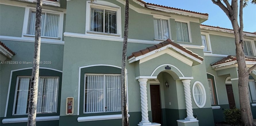 Adosado en Homestead, Florida 3 dormitorios, 132.2 m2 № 2013634