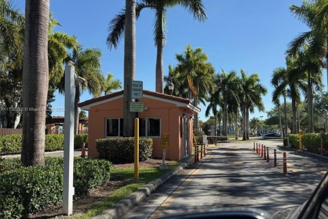 Adosado en venta en Homestead, Florida, 3 dormitorios, 132.2 m2 № 2013634 - foto 3