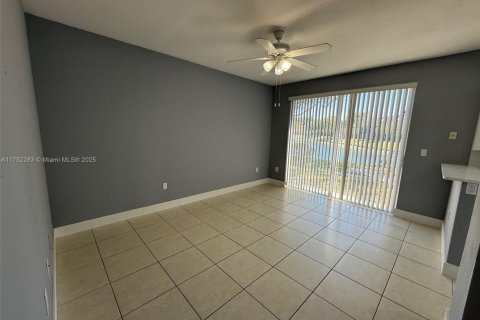 Adosado en venta en Homestead, Florida, 3 dormitorios, 132.2 m2 № 2013634 - foto 5