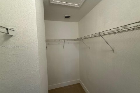 Adosado en venta en Homestead, Florida, 3 dormitorios, 132.2 m2 № 2013634 - foto 16