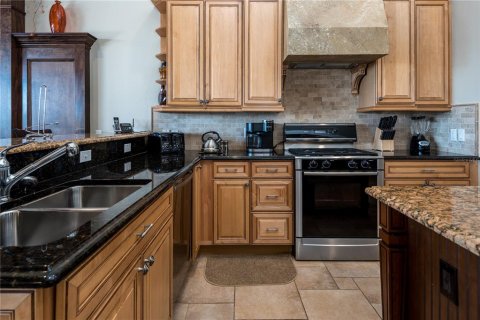 House in Four Corners, Florida 4 bedrooms, 341.69 sq.m. № 1846759 - photo 8